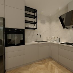 MM PROJEKT Małgorzata Mrozińska - Wizualizacja nowoczesnej kuchni w odcieniach beżu z marmurowym tłem, czarną półką i okapem. Na blacie widoczne akcesoria kuchenne, a w odbiciu lodówki salon.