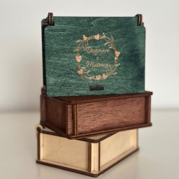 Oprócz zdjęć, otrzymacie ode mnie fizyczne produkty, które pozwolą zapamiętać ten dzień na wiele lat 