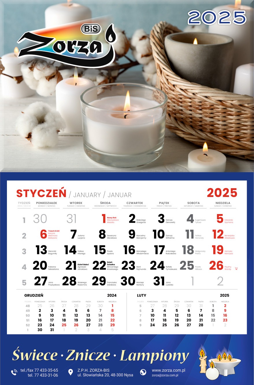 Kalendarz firmowy 2025 z logo Zorza-Bis, prezentujący świece, znicze i lampiony, otoczony zapalonymi świecami i bawełną.