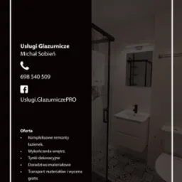 Grafika reklamowa firmy glazurniczej: Ustawiona pod kątem łazienka z kabiną prysznicową, umywalką z szafką i toaletą; na podłodze wzorzyste płytki; po lewej stronie dane kontaktowe firmy.
