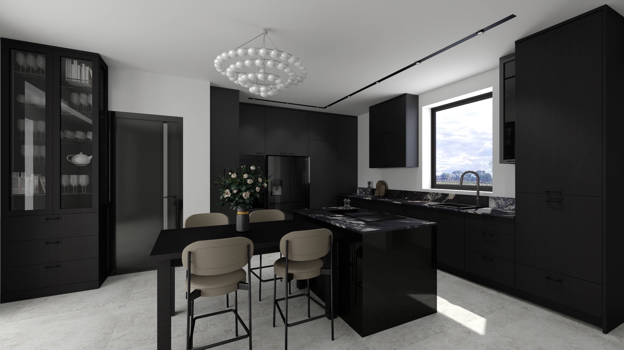Elegancka, czarna kuchnia z wyspą o marmurowym blacie, okrągłym żyrandolem i przeszkloną szafką. Widok na zewnątrz przez okno. Nowoczesny minimalizm.