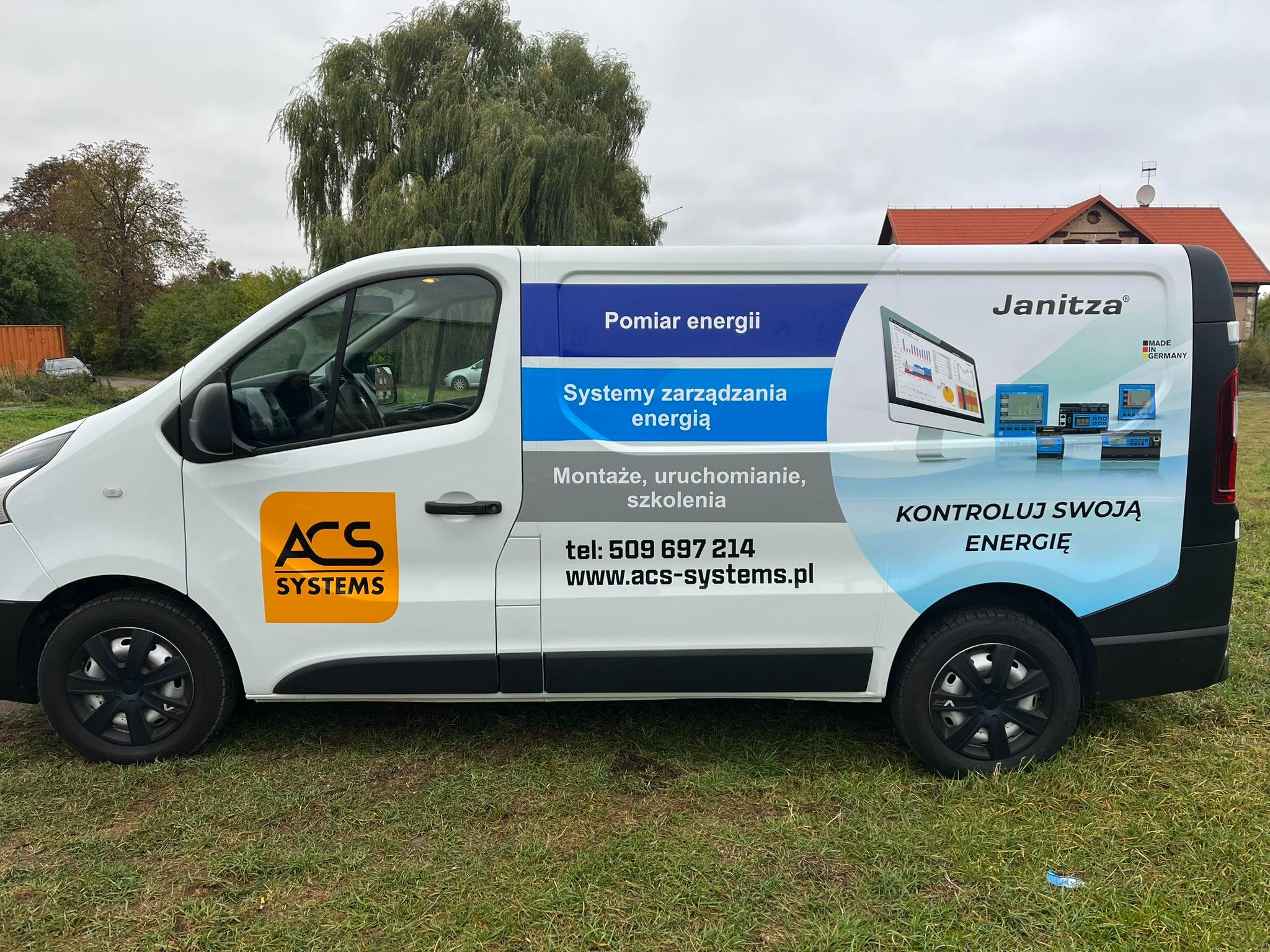 Oklejamy także auta