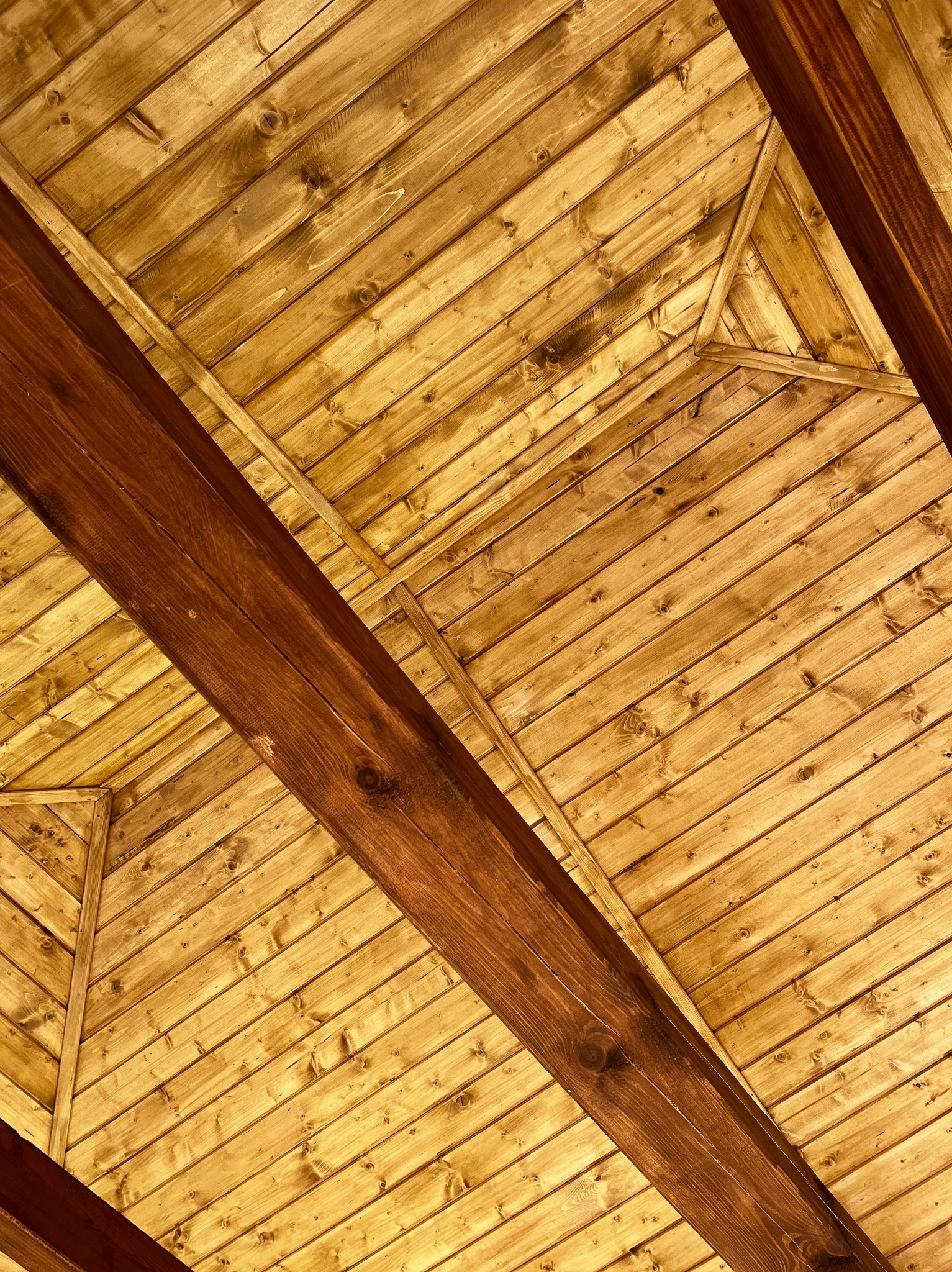 Montaż podbitki deska szalówką