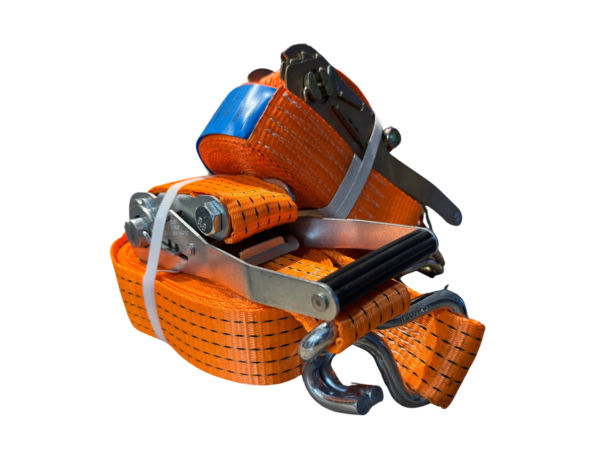 Pomarańczowy pas transportowy z metalowymi elementami mocującymi, zwinięty i zabezpieczony plastikową opaską.