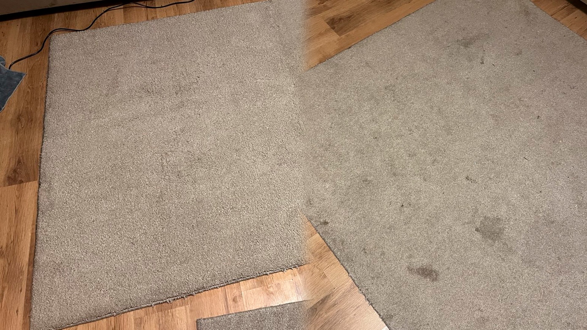Dywan w odcieniach beżu podzielony na dwie części: po lewej stronie po czyszczeniu, po prawej przed czyszczeniem, z widocznymi plamami na tle drewnianej podłogi.