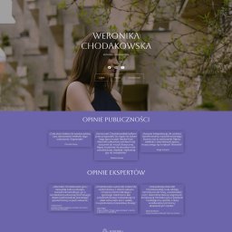 Karkonosze Kreatywni - Strona internetowa Weroniki Chodakowskiej, koncertującej pianistki, z widocznym menu nawigacyjnym, zdjęciem artystki w tle oraz sekcjami z opiniami publiczności i ekspertów.