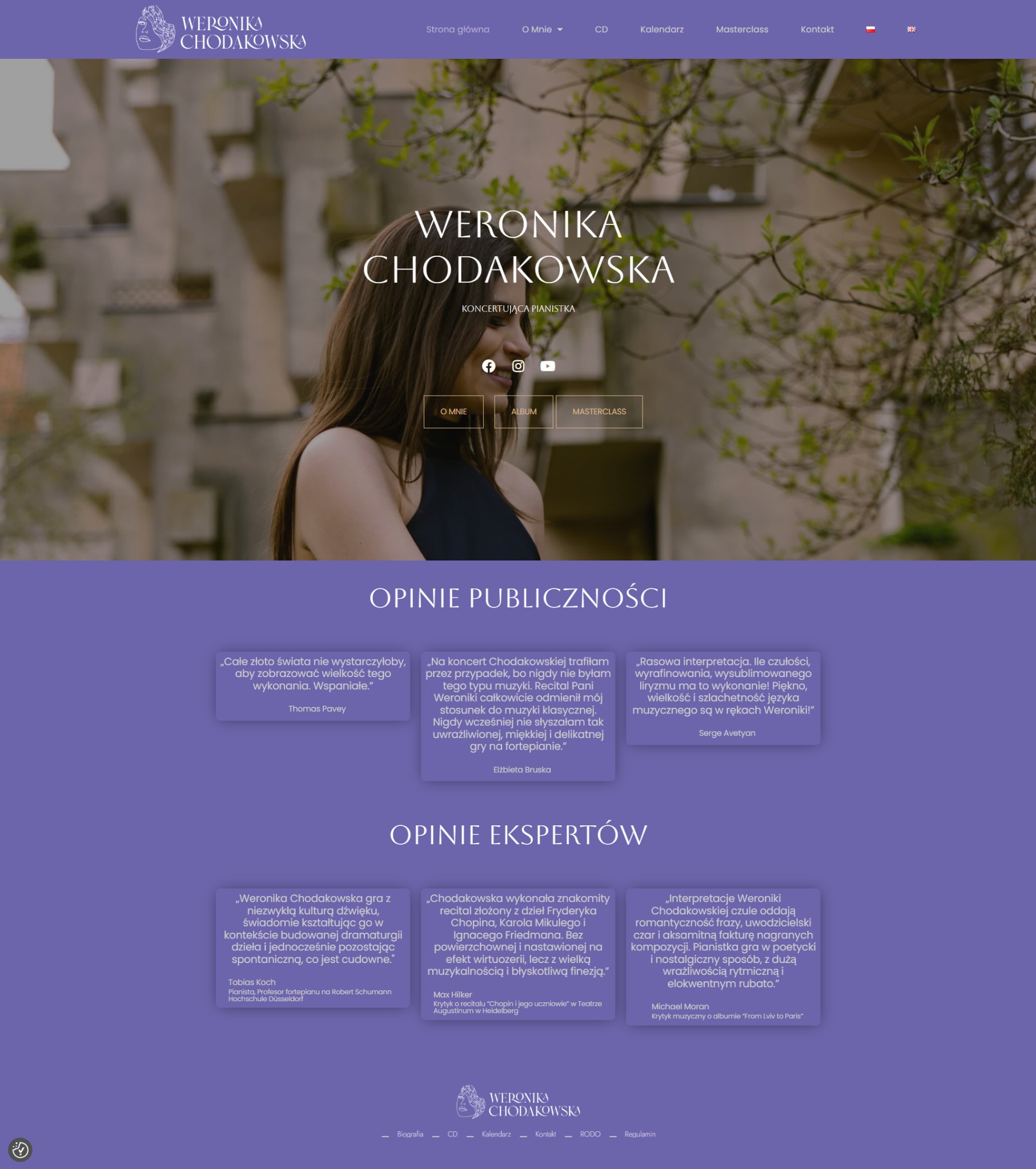 Strona internetowa Weroniki Chodakowskiej, koncertującej pianistki, z widocznym menu nawigacyjnym, zdjęciem artystki w tle oraz sekcjami z opiniami publiczności i ekspertów.
