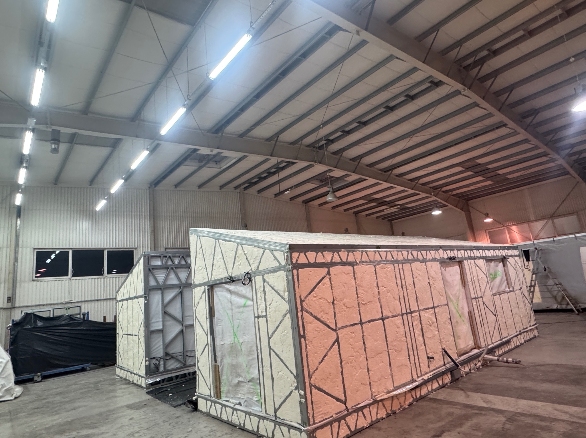 Ocieplenie pianą PUR domu modułowego