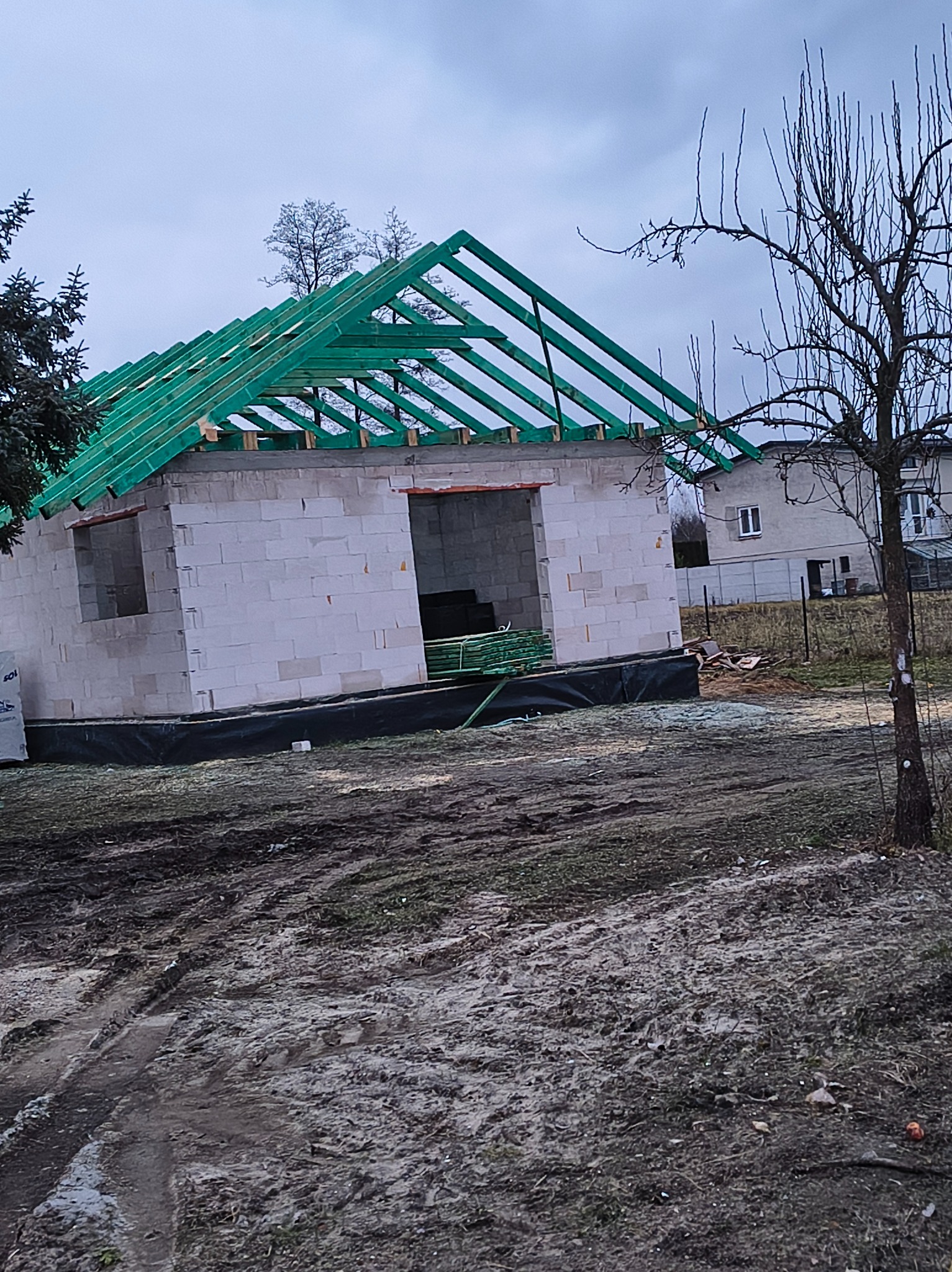 Montaż więźby dachowej