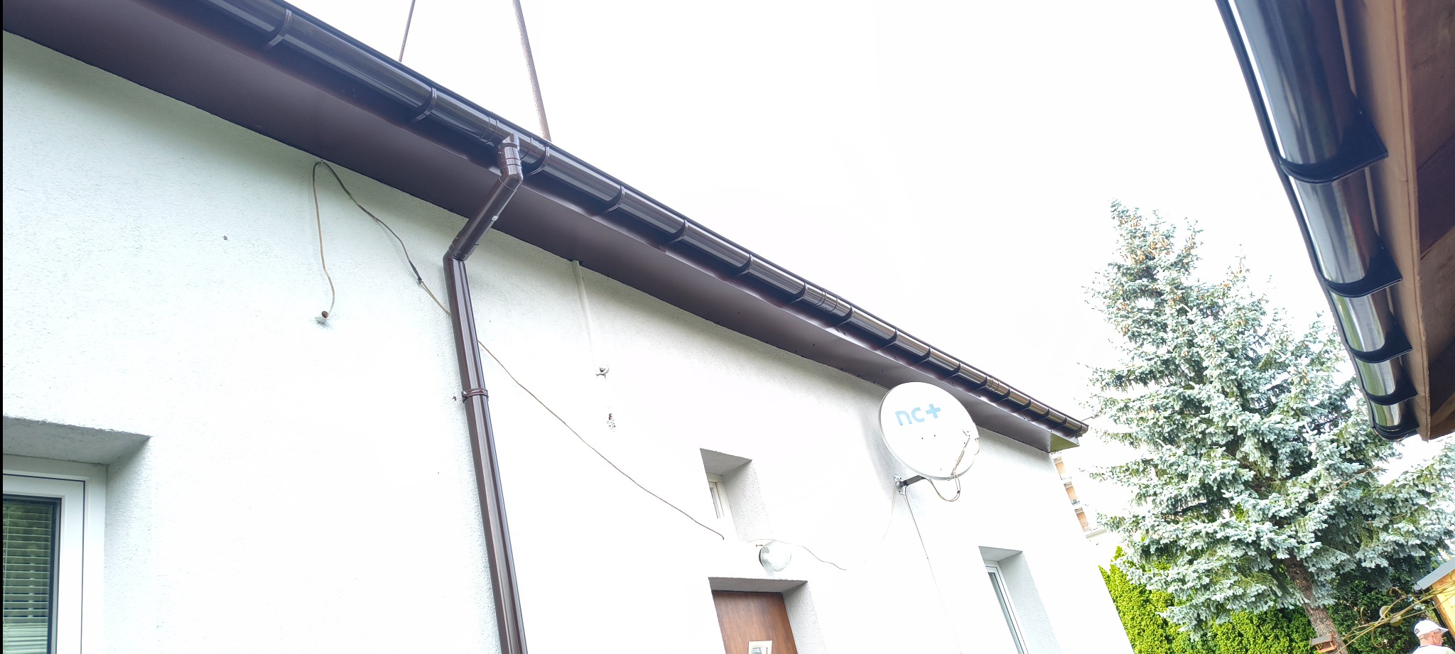 Wymiana rynien wraz z obróbką blacharską