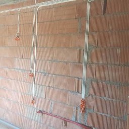 Volt Tec Marcin Sagan - Idealna Instalacja Domofonu Nisko