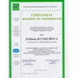 Skan certyfikatu specjalisty ds. rachunkowości wydanego przez Stowarzyszenie Księgowych w Polsce dla Svitlany Kunhurovej, z datą Łódź, 28 czerwca 2023 r., z podpisami Przewodniczącej Komisji...