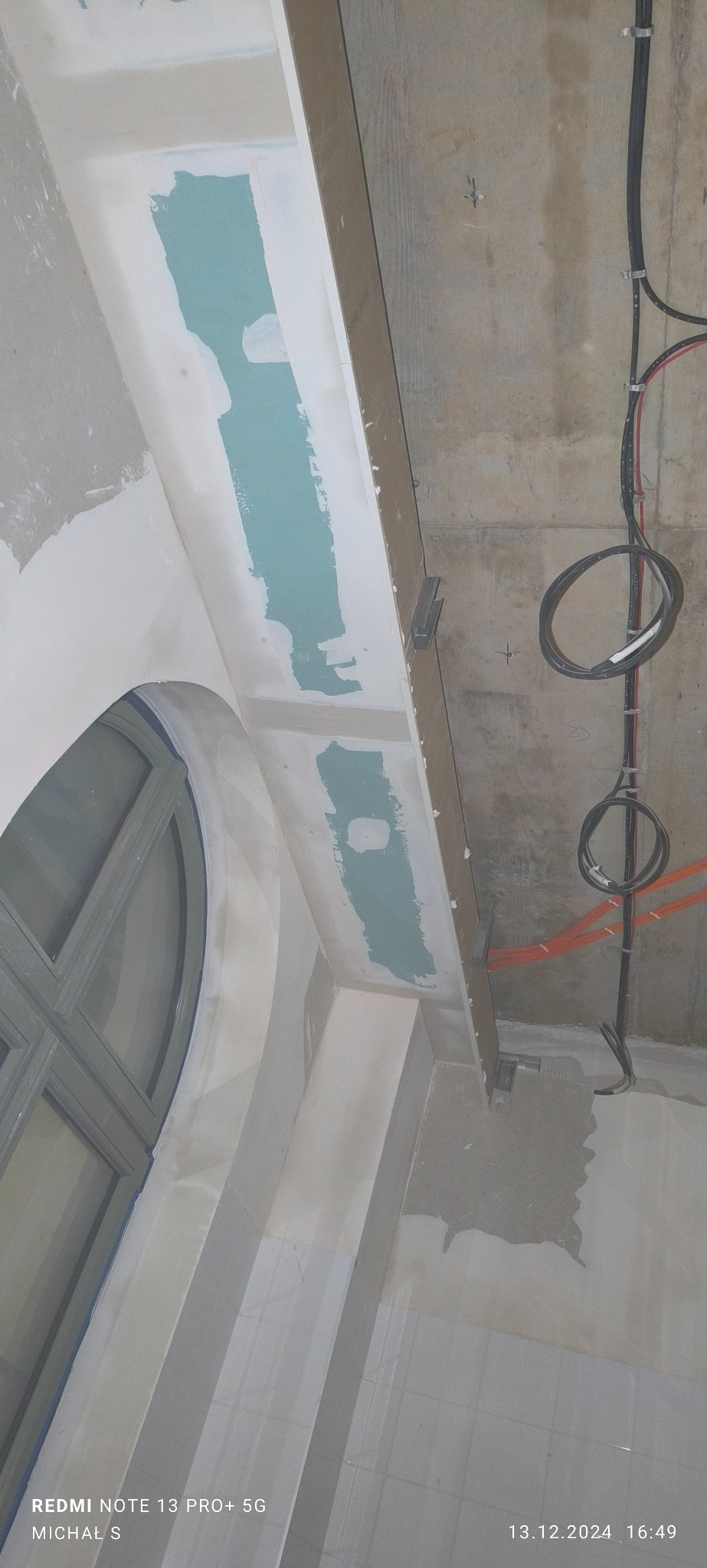 Zabudowa z obniżeniem pod sufit typu Armstrong