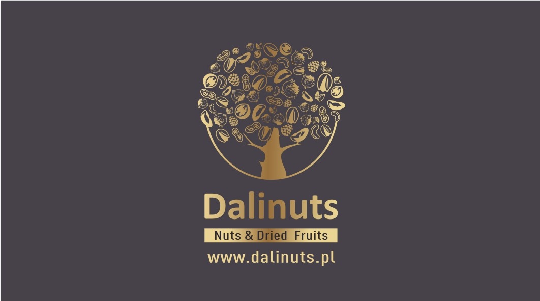 Złote logo firmy Dalinuts na szarym tle, przedstawiające drzewo z orzechów i suszonych owoców oraz adres strony internetowej.