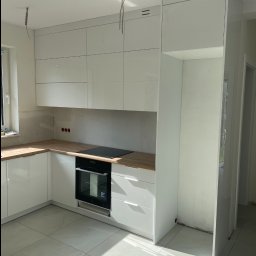 Renewood Piotr Mosór - Solidne Schody Dębowe Wadowice