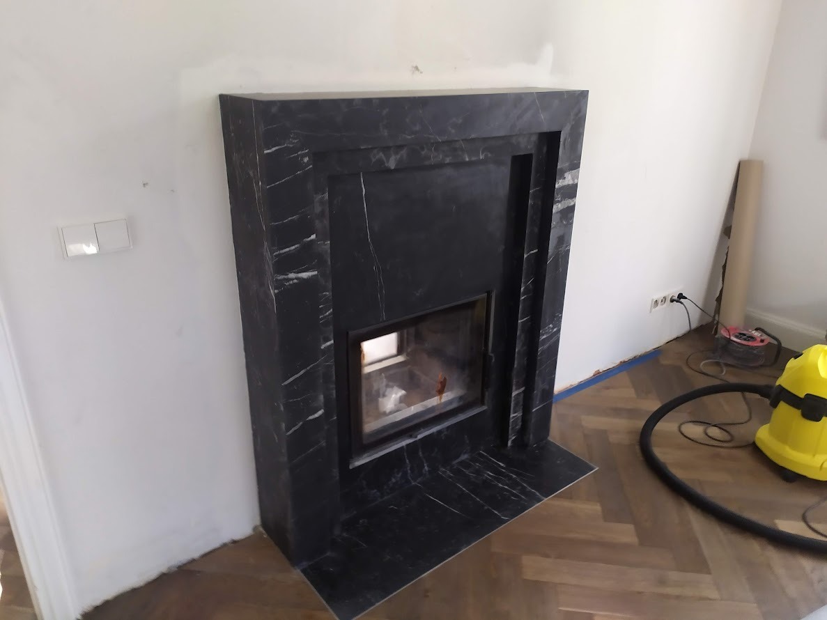 zrobilismy kominek z marmury,