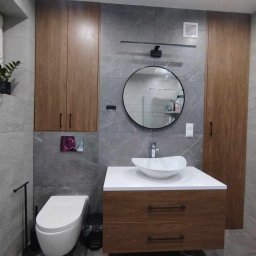 łazienka lakierowana, lakierem bezbarwnym 