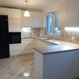 PRZEDSIĘBIORSTWO WIELOBRANŻOWE "TOP-MEBLE" LITWIN SŁAWOMIR - Układanie Paneli Zamość