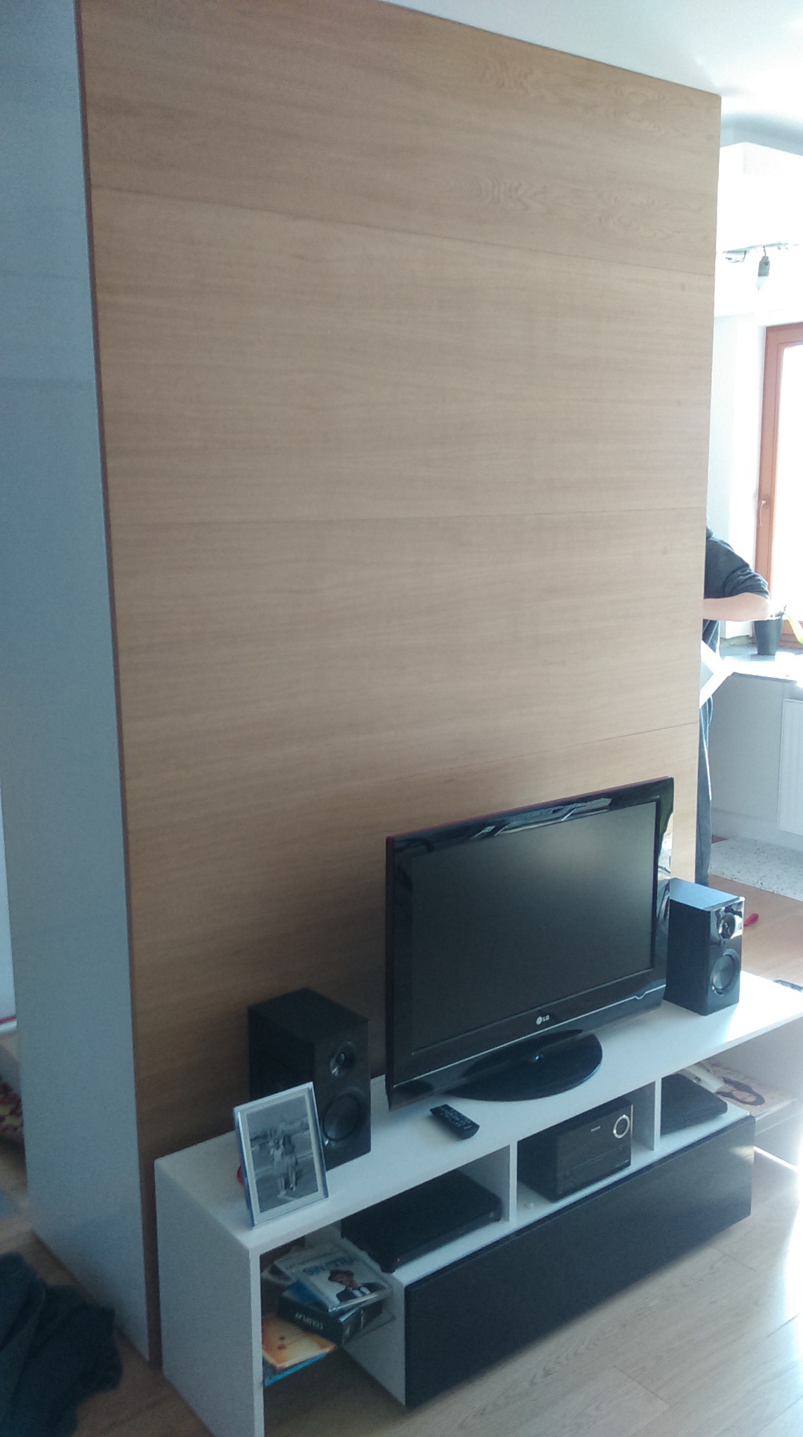 rtv z panelem fornirowanym