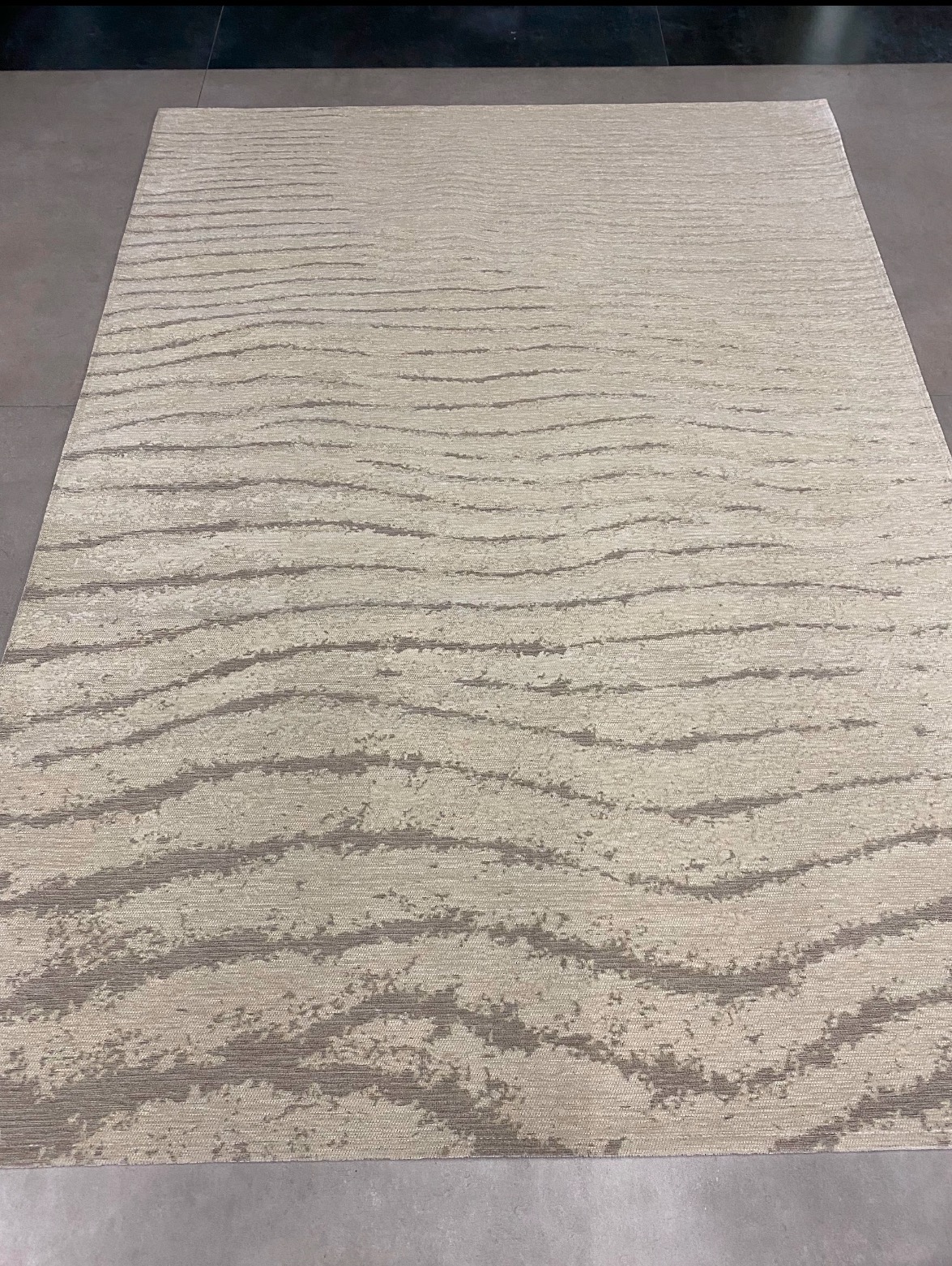 zdjęcie jednego z dywanów z zaprojektowanej przeze mnie kolekcji