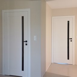 ERKADO FREZJA 5 szyba czarna
okleina biały st cpl