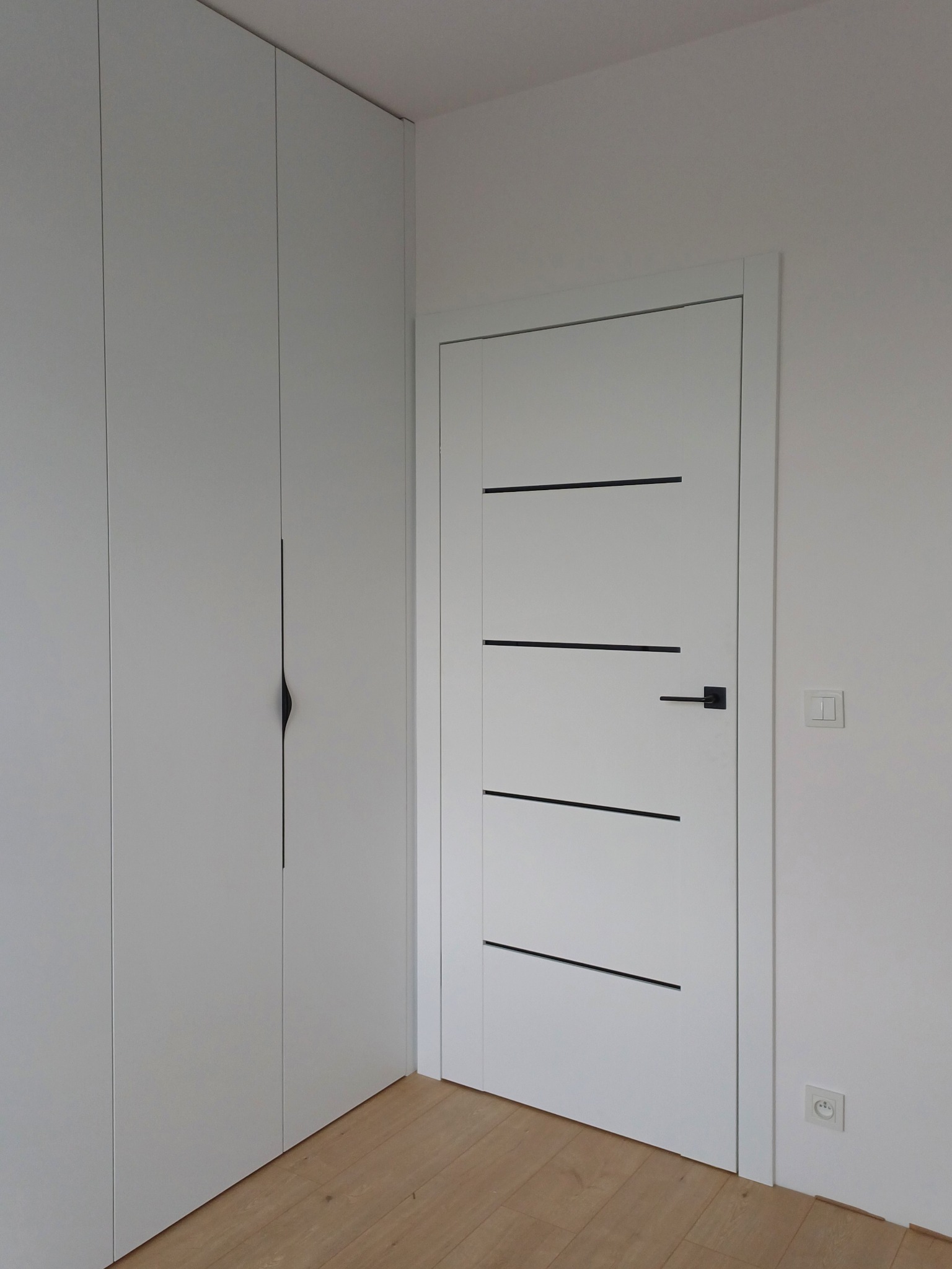 ERKADO LAURENCJA 1 okleina biały st cpl szyby czarne