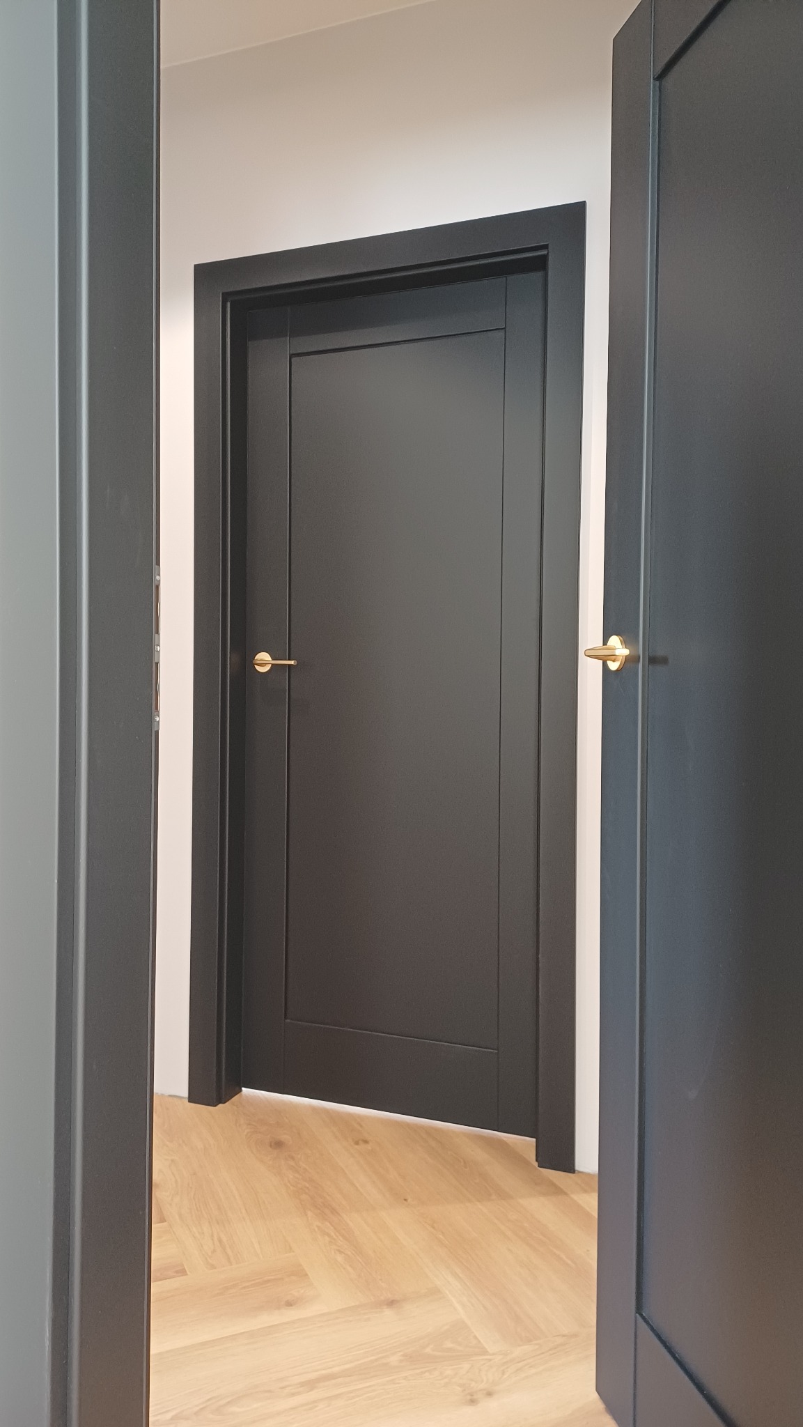 ERKADO FREZJA 4 okleina czarny st cpl