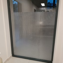 Oklejenie szyby folią