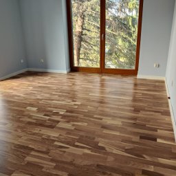 Układanie deski Barlineckiej I montaż listw 