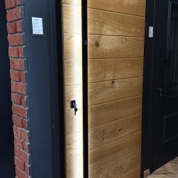 Prim - Drzwi drewniane CAL z czytnikiem linii papilarnych