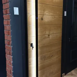 Drzwi drewniane CAL z czytnikiem linii papilarnych