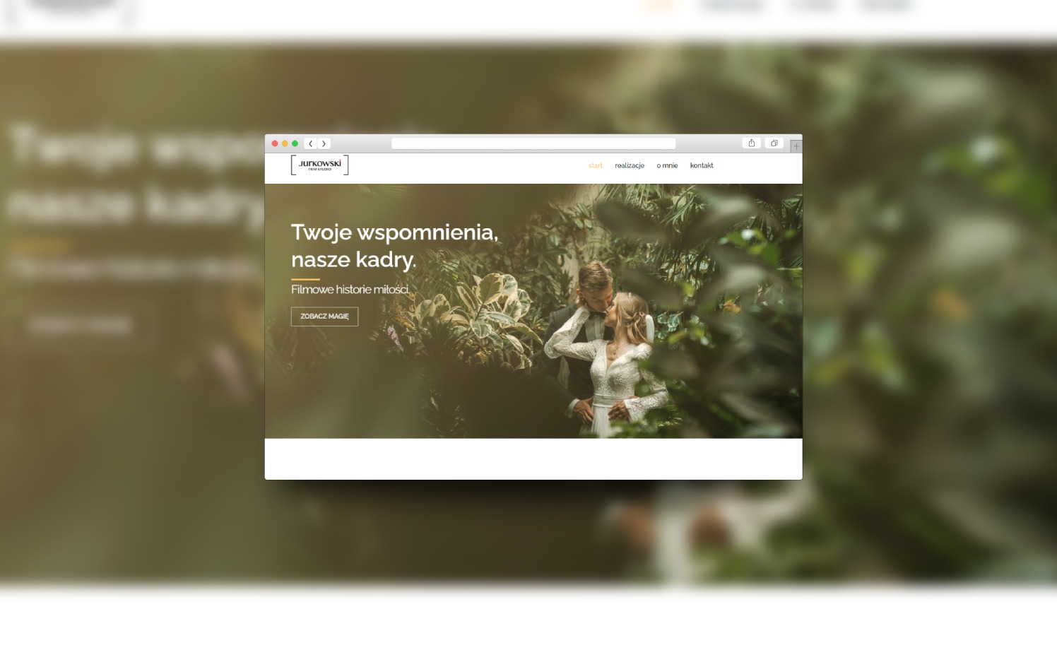 Strona internetowa z nagłówkiem 'Twoje wspomnienia, nasze kadry' i zdjęciem pary młodej, wyświetlana w oknie przeglądarki.