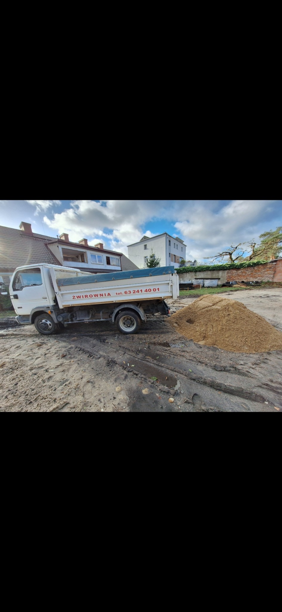 Transport zwiru i piasku ziemi kruszywa drogowego mała wywrotka do 3ton.