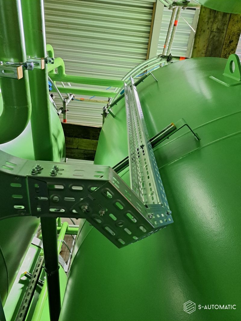 Trasa kablowa z użyciem koryt perforowanych