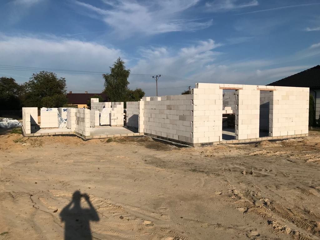 Budowa domu jednorodzinnego.