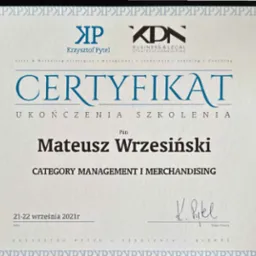 Certyfikat ukończenia szkolenia z category management i merchandising dla Mateusza Wrzesińskiego, sygnowany przez Krzysztofa Pytla z datą 21-22 września 2021r.