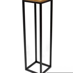 Kuźnia Stali ROKSANA ZADWORNA - Minimalistyczna, czarna, metalowa konstrukcja z drewnianym blatem na górze, prezentowana na białym tle, z widocznym logo producenta.