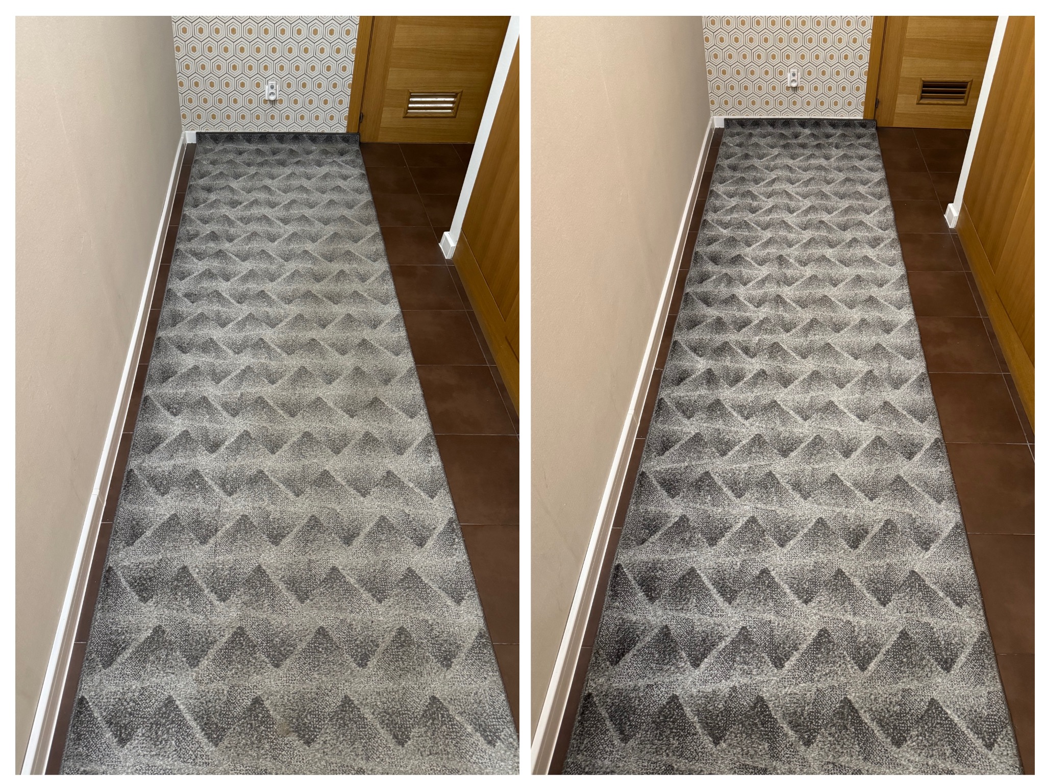 Długi, szary dywan z geometrycznym wzorem trójkątów leży na brązowych płytkach podłogowych w przedpokoju z beżowymi ścianami i wzorzystą tapetą w tle.