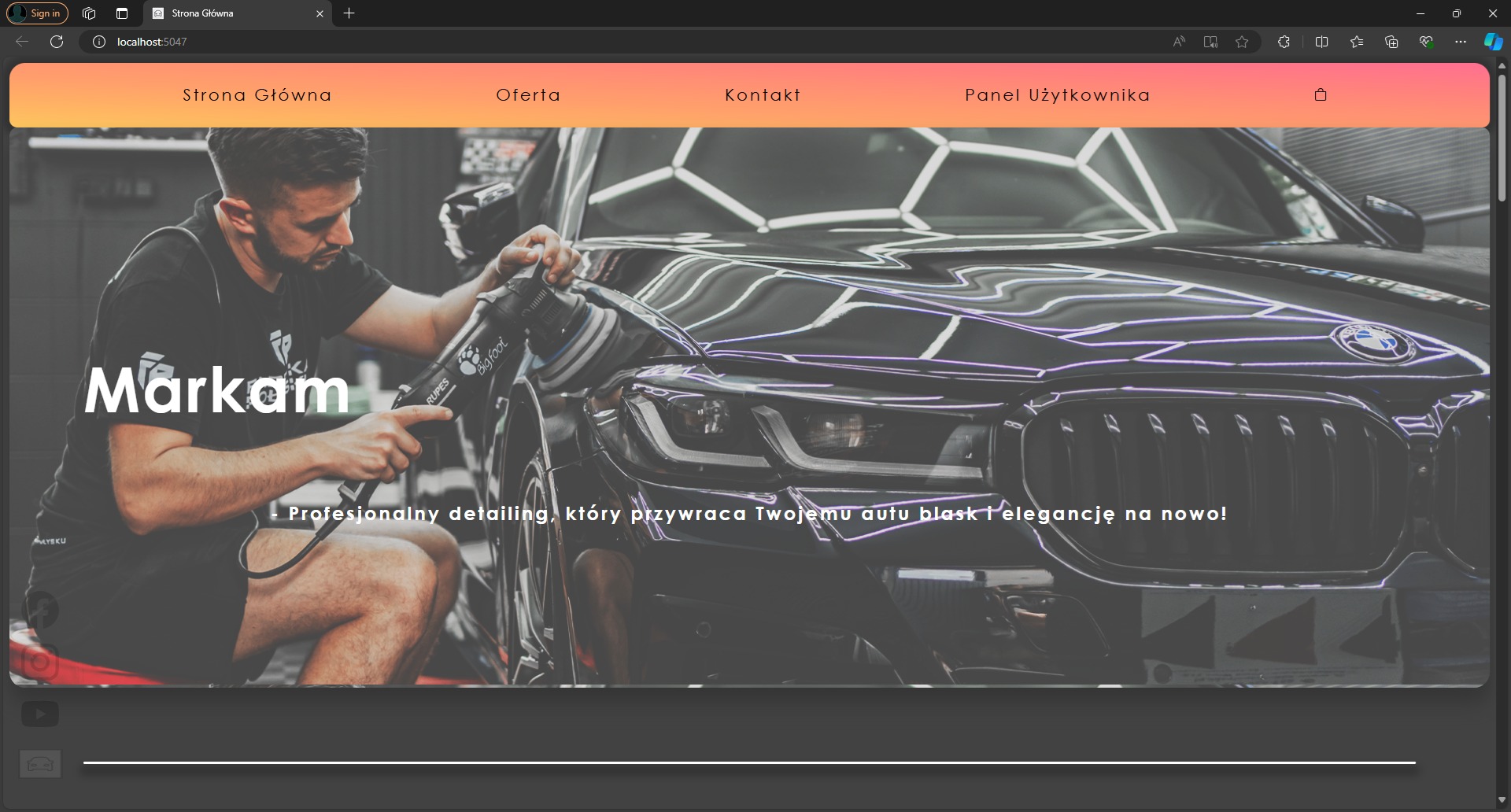 Mężczyzna poleruje czarny samochód BMW za pomocą profesjonalnej polerki Rupes BigFoot na stronie internetowej z menu Strona Główna, Oferta, Kontakt i Panel Użytkownika.