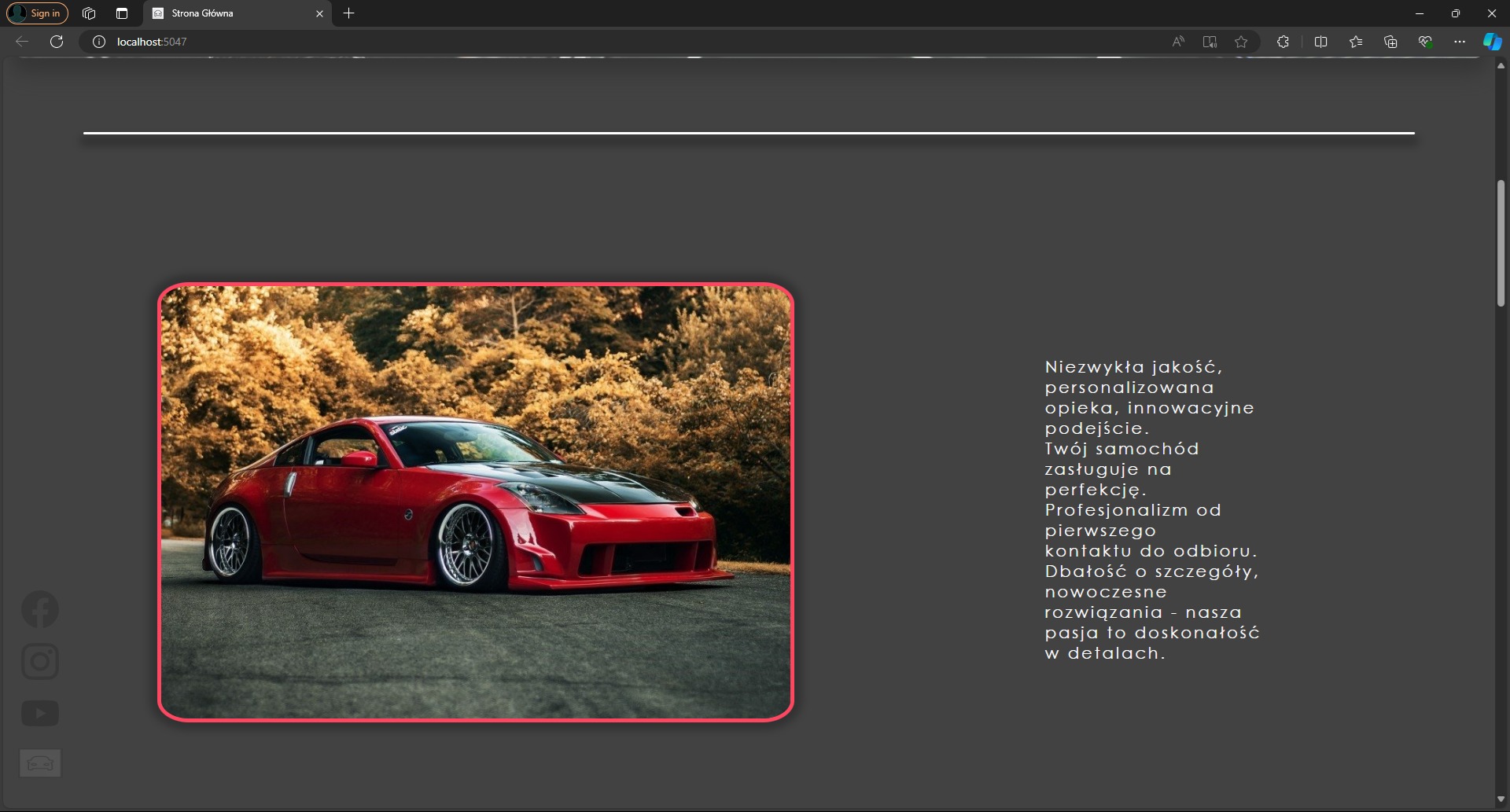 Strona internetowa z prezentacją czerwonego, sportowego samochodu na tle jesiennego krajobrazu. Tekst obok pojazdu podkreśla jakość, personalizację i innowacyjne podejście.