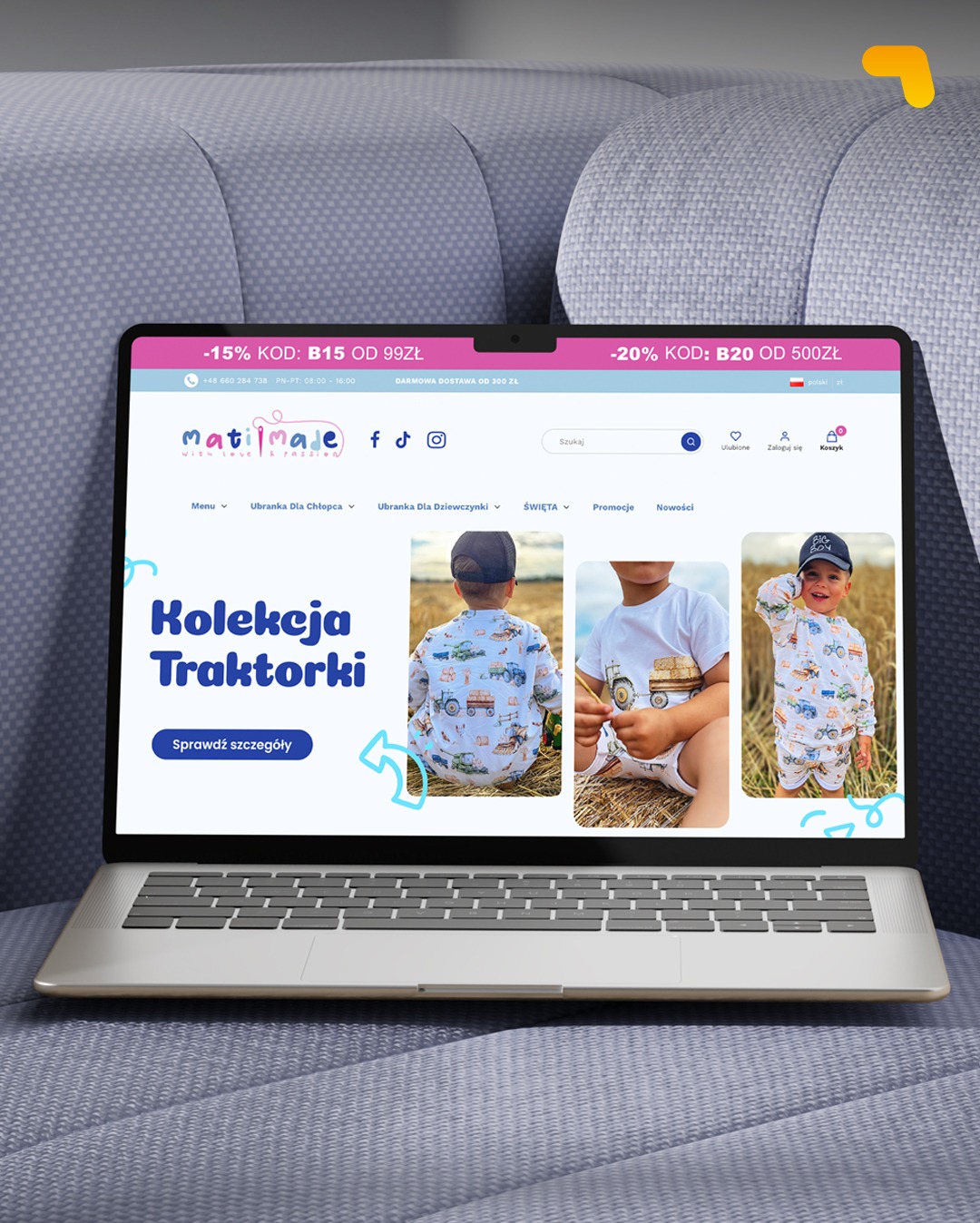 Laptop prezentuje stronę sklepu internetowego z kolekcją ubranek dziecięcych w motywie traktorów. Widoczne menu, zdjęcia produktów i przycisk 'Sprawdź szczegóły'.