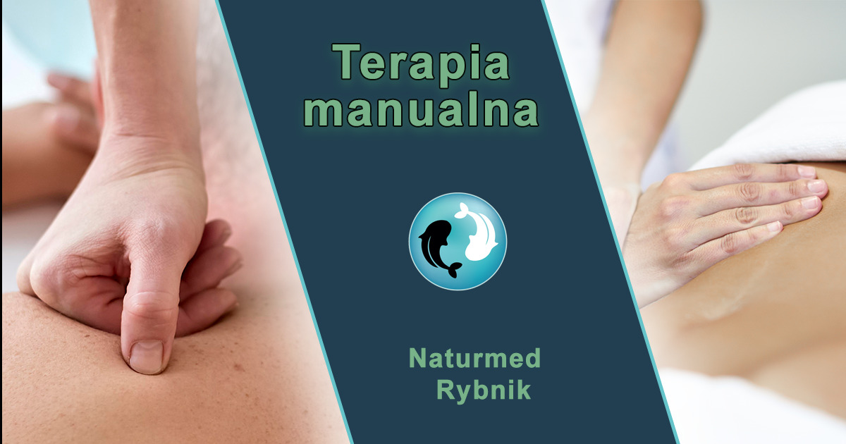Dłonie terapeuty manualnego uciskają ciało pacjenta podczas zabiegu, widoczne logo Naturmed Rybnik.