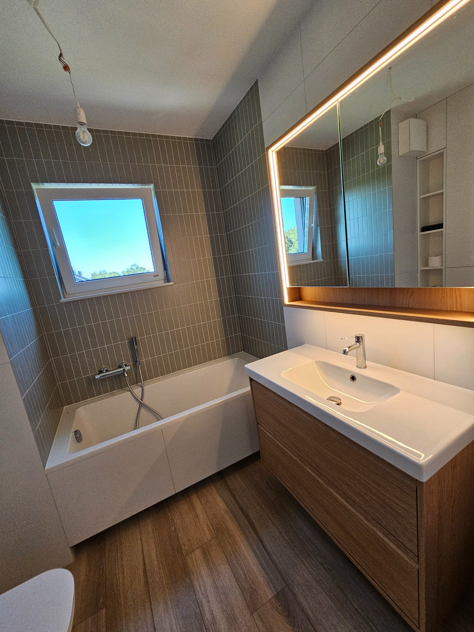 Wykończenie łazienki.