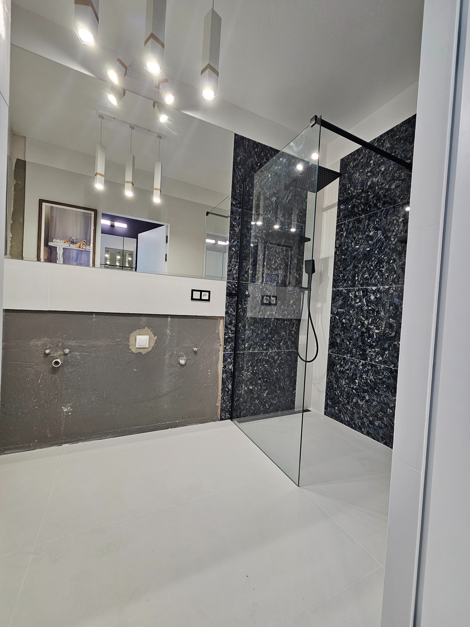 Kompleksowe wykończenie mieszkania, elektryka, gładzie , malowanie, łazienka, montaż oświetlenia.