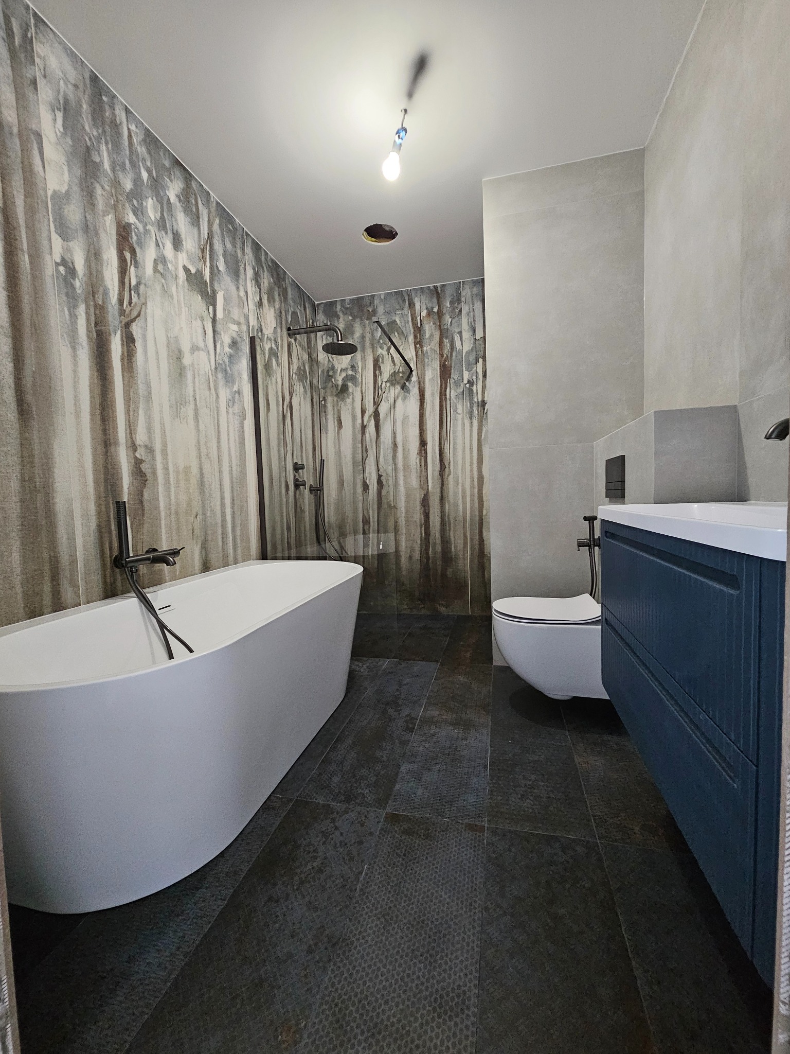 Kompleksowe wykończenie łazienki.