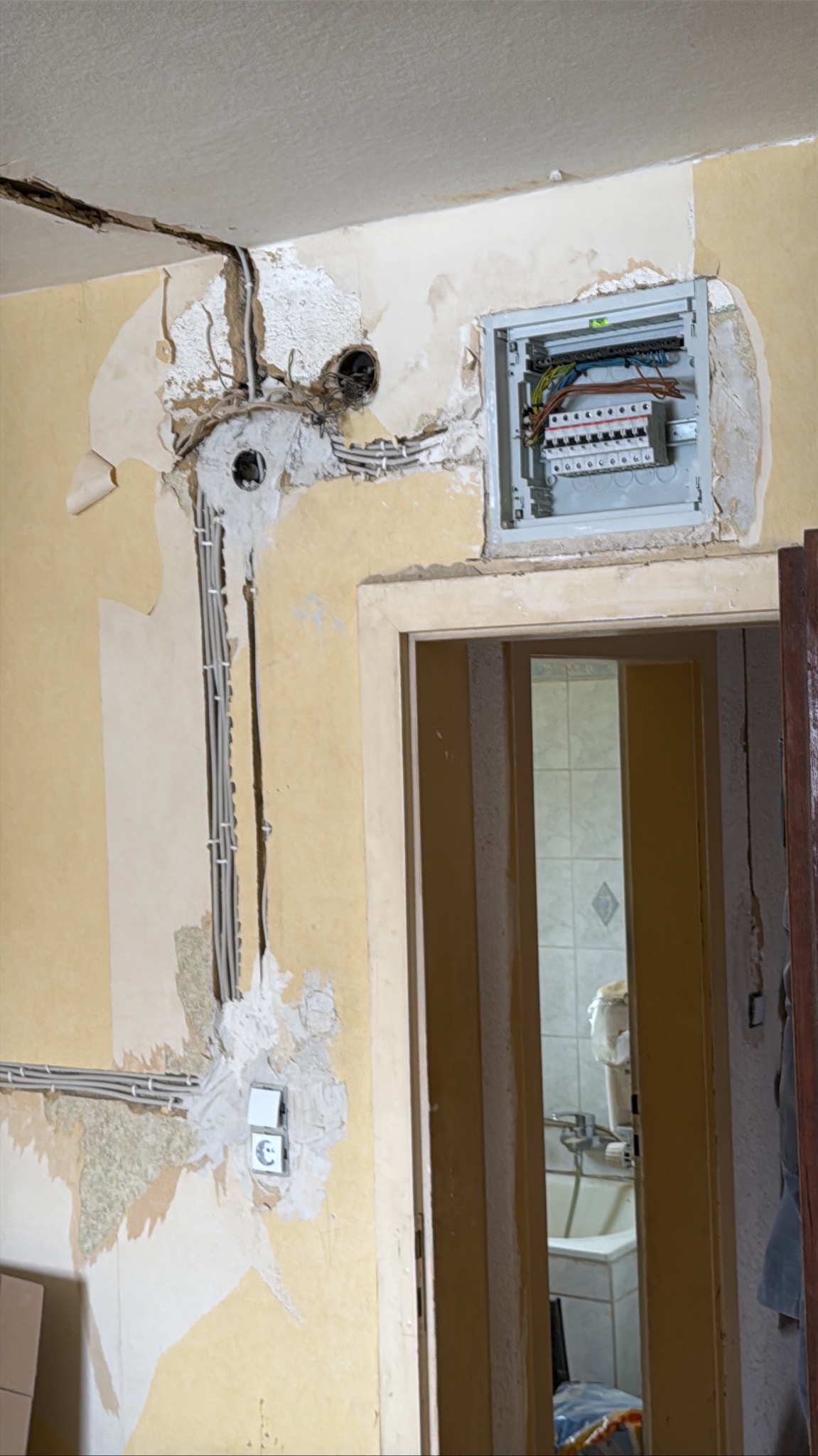 Wymiana instalacji w domu z1950 r Molenbach Niemcy