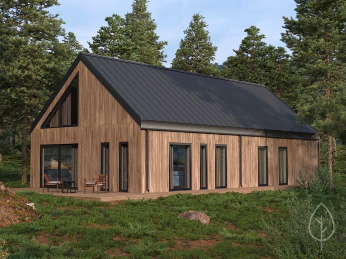 Wizualizacja parterowego domu z drewnianą elewacją i czarnym dachem na tle lasu. Na tarasie widoczne krzesła.