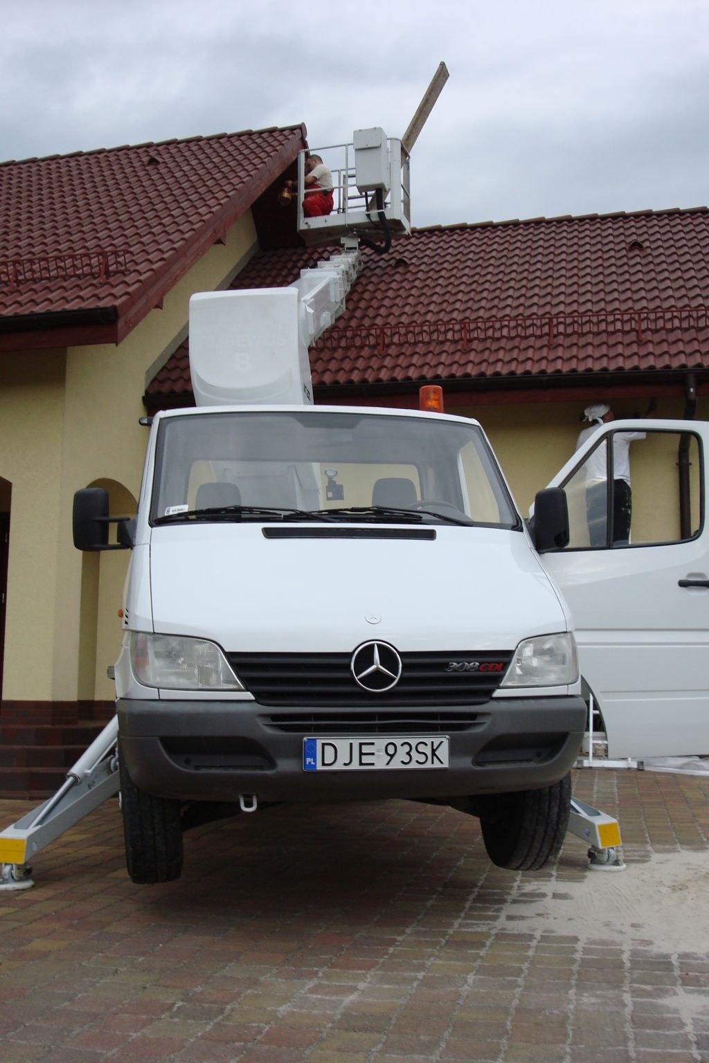 Podnośniki koszowe 'MAGNUS'