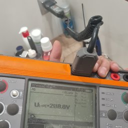 KOWALIK ELEKTROTECHNIKA JERZY KOWALIK - Pomalowany 'bolec' przewodu PE