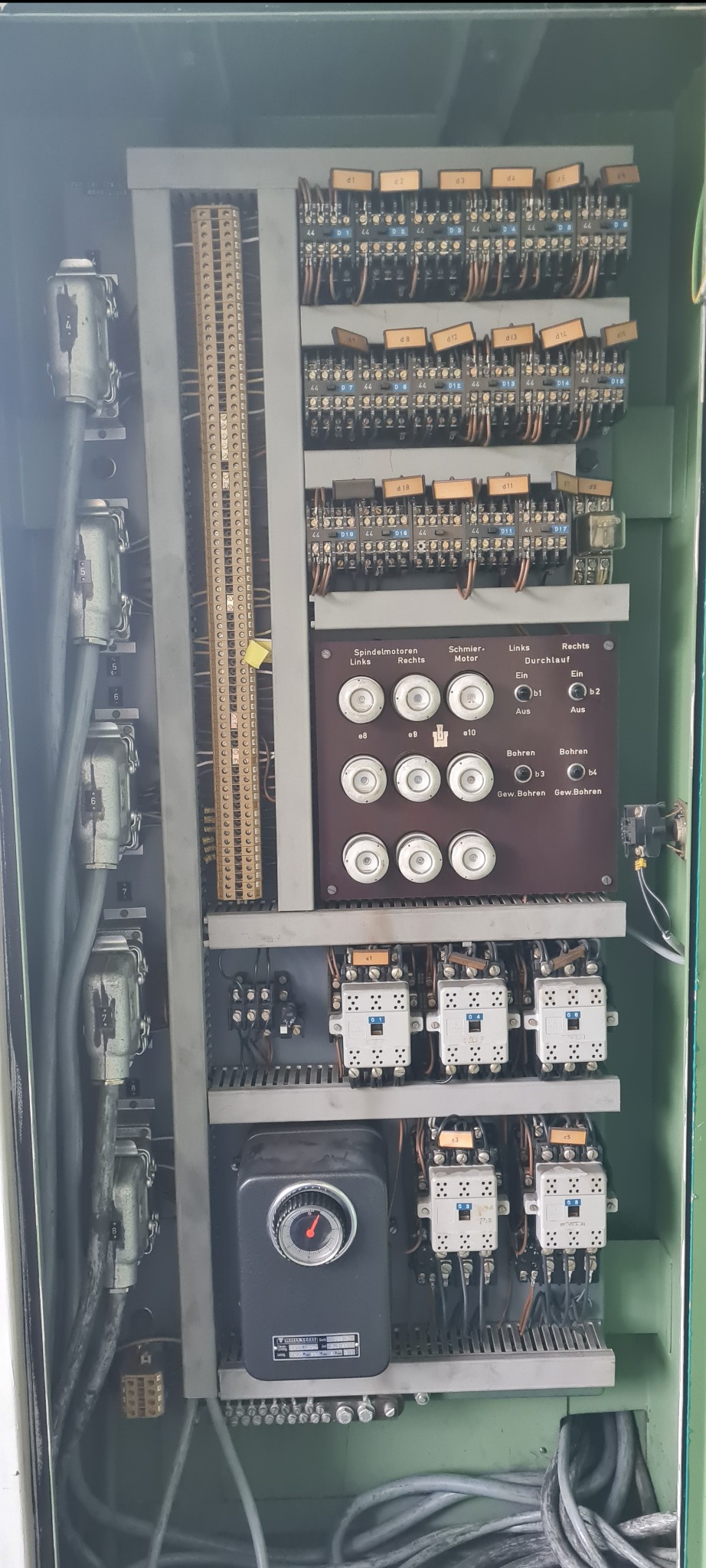 Spalony stycznik maszyny